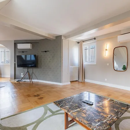 Confort & Elegance - 3br Climatise Apartment *